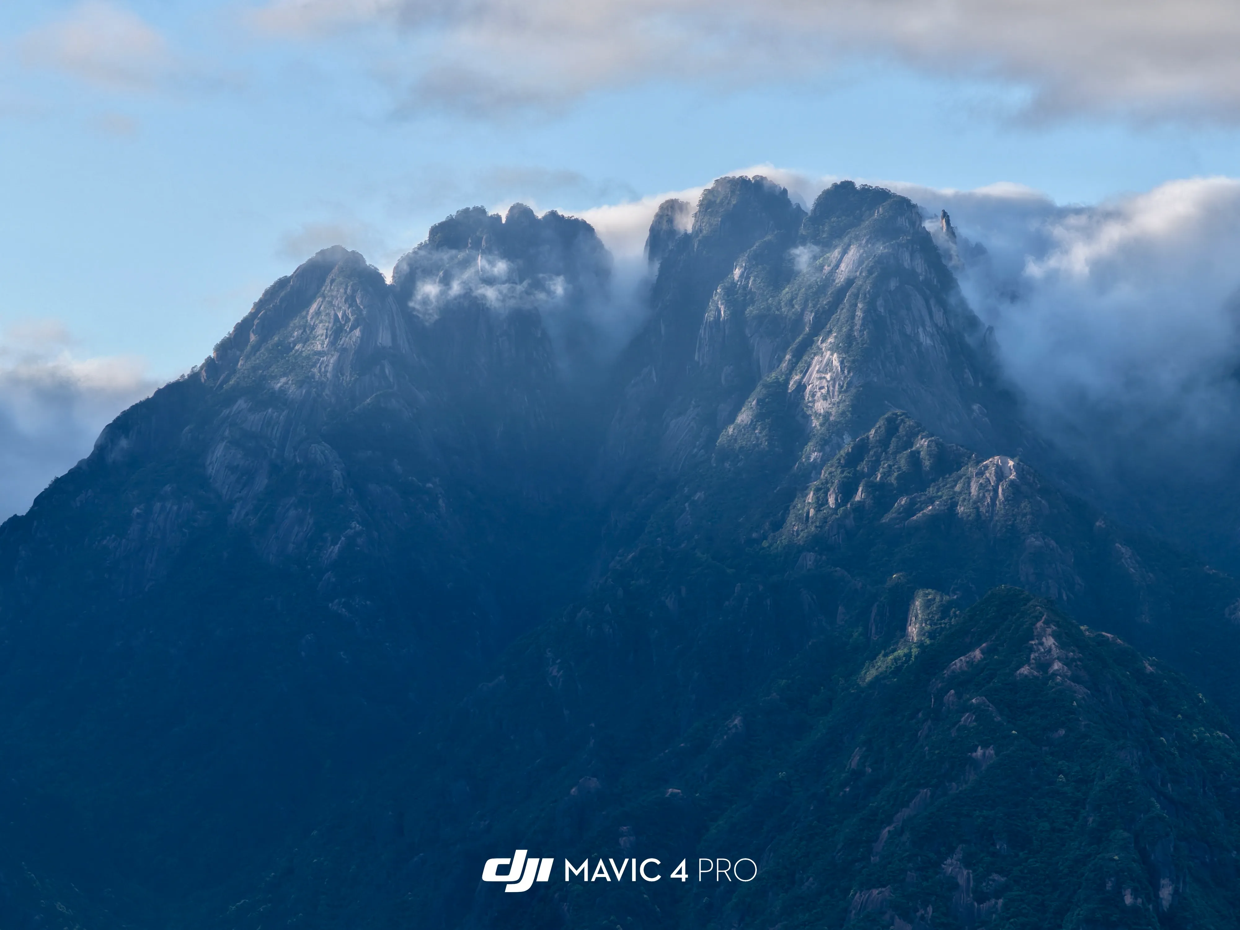 Bright Summit — 黄山